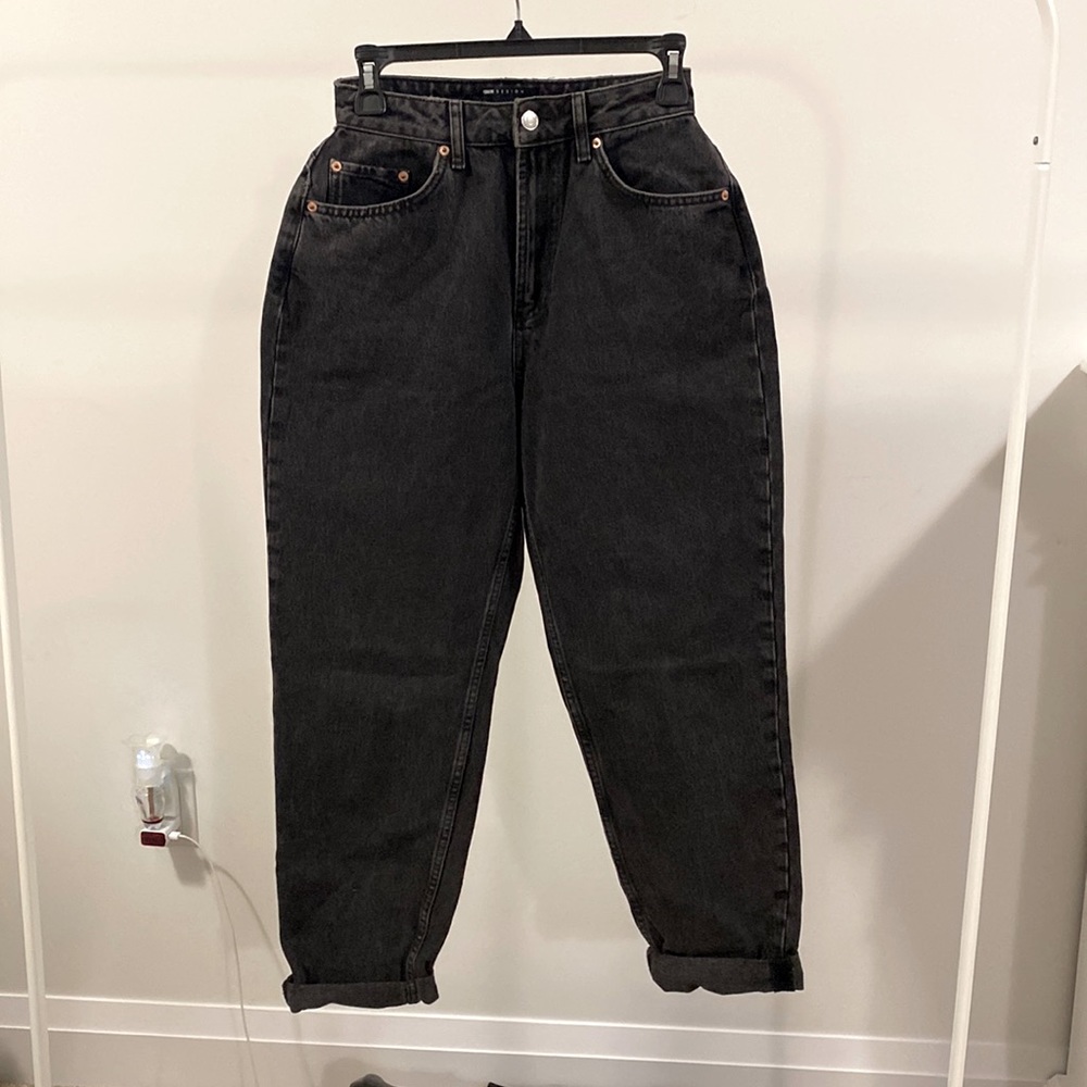 Black relaxed jeans
